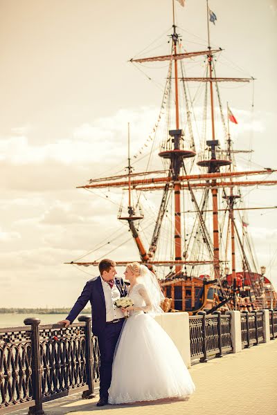 Fotógrafo de casamento Nikolay Zemledelcev (nikolaz888). Foto de 12 de janeiro 2016