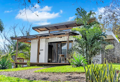 Farmhouse with garden 3