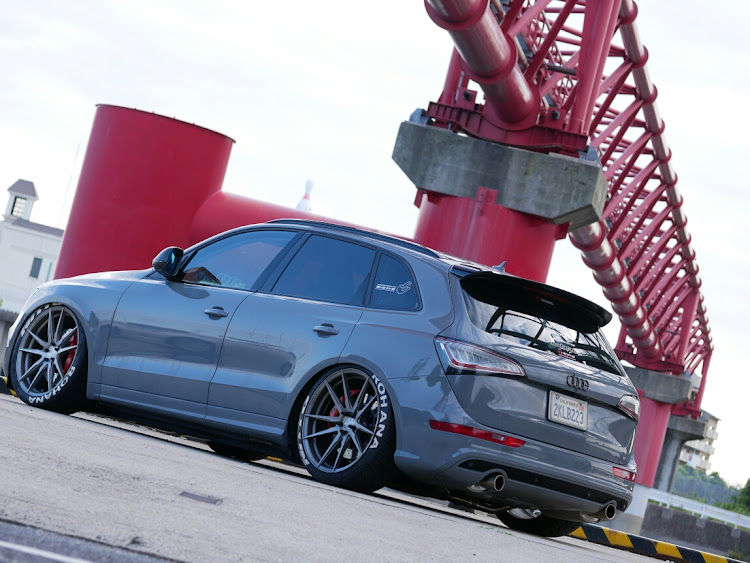 Q5のアウディ・赤い鉄骨・赤いレンガ・4時出発!・次回につづくに関するカスタム事例の投稿画像2枚目