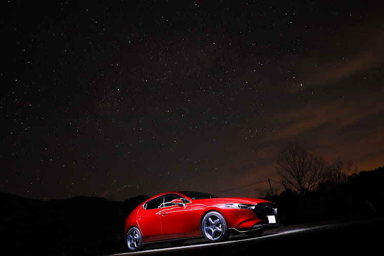 MAZDA3の広島・桜とコラボ🌸・戦争反対・星空のディスタンス・夜桜に関するカスタム事例の投稿画像3枚目