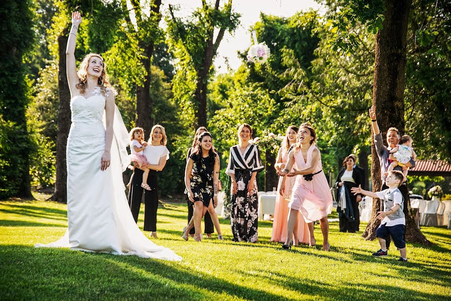 Fotografo di matrimoni Carmelo Ucchino (carmeloucchino). Foto del 2 ottobre 2018