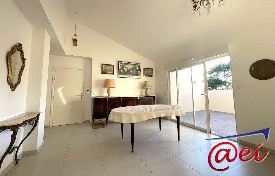 Vente appartement 3 pièces 87 m² à Sanary-sur-Mer (83110), 576 000 €