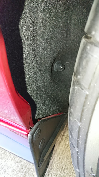 MAZDA3の洗車・ビューティフルカーズ・イージーグロスコートナノ・タイヤカバー・ソウルレッドクリスタルメタリックに関するカスタム事例の投稿画像35枚目