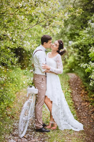 Wedding photographer Oksana Ladygina (oxanaladygina). Photo of 27 August 2015