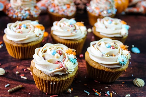 Pumpkin Cupcakes With Maple Buttercream Frosting