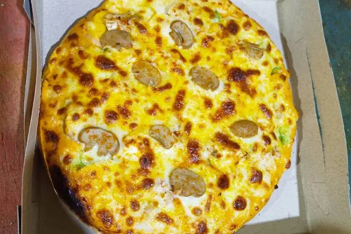 Cheesy Chicken Mushroom Pizza