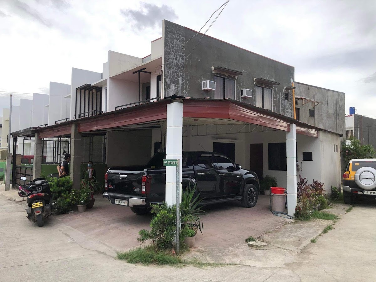 HOUSE & LOT in MANDAUE FOR SALE!