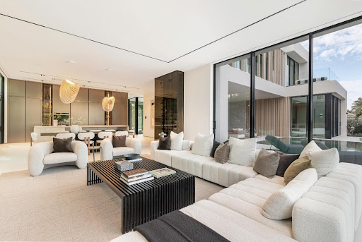 Buy this luxury house in Lantana (United States) with pool