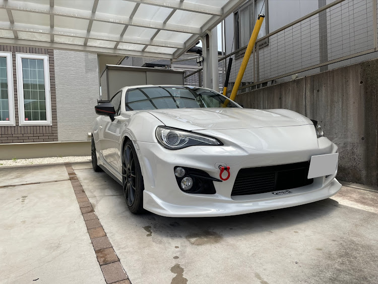 86の車検から帰還・ドラシャヤバそう・牽引フック塗装・洗車・PROJECT.Rに関するカスタム事例の投稿画像1枚目