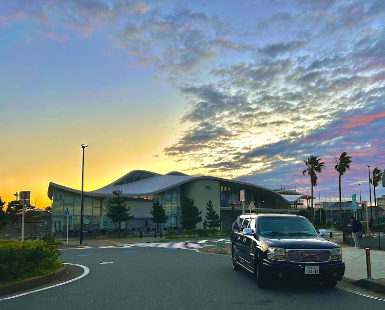 ユーコンの11月もよろしくお願いします・アメ車のある生活・洗車・ドライブ・朝日夕日コラボに関するカスタム事例の投稿画像1枚目