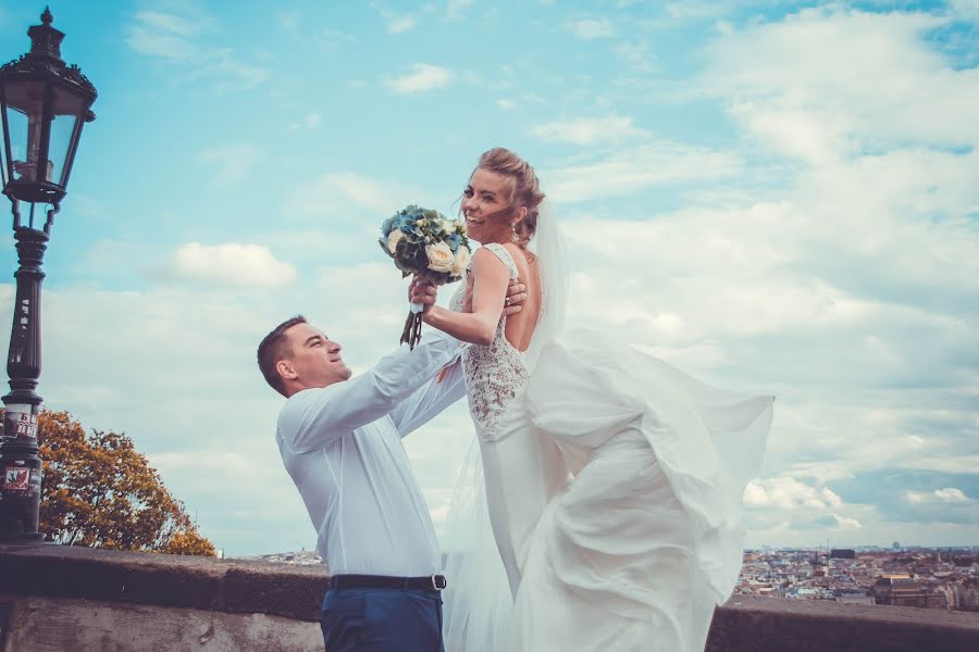 Wedding photographer Vladislava Solnceva (vladislavasoln). Photo of 9 May 2017