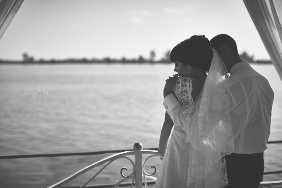 Wedding photographer Aleksandr Lizunov (lizunovalex). Photo of 28 September 2015