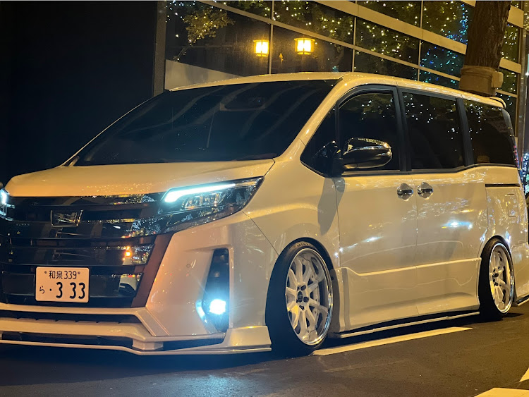 ノアのDIY・車高調整・night photography・ドライブに関するカスタム事例の投稿画像2枚目