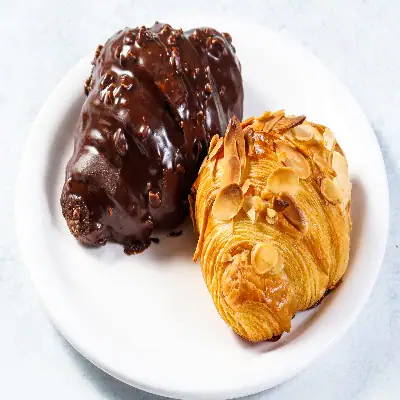 Chocolate Croissant / Almond Croissant