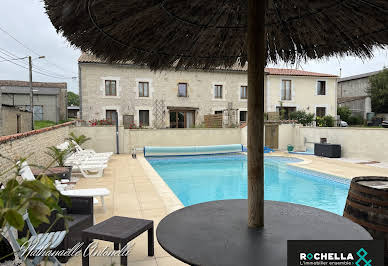 Maison avec piscine et jardin 3