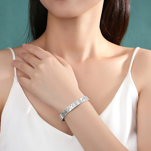 Title 4, Dragon Year Silver Bracelet for Women, Doesnt ...