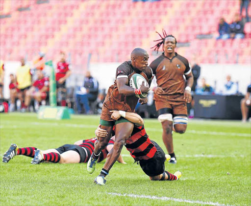 HEAVY PULL: Border Bulldogs utility back Masixole Banda, seen here during their clash against EP Kings, is determined to secure a place in the Southern Kings Super Rugby squad Picture: GALLO IMAGES