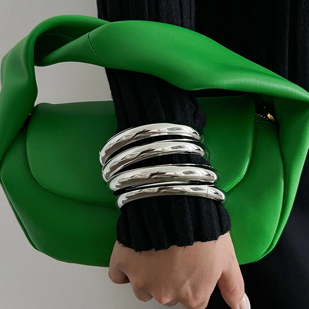 Title 5, Bracelet torsadé courbé brillant Fashion Simple...