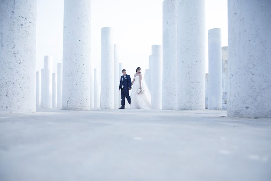 Fotografo di matrimoni Carlos Martínez (carlosmartnez). Foto del 8 luglio 2019