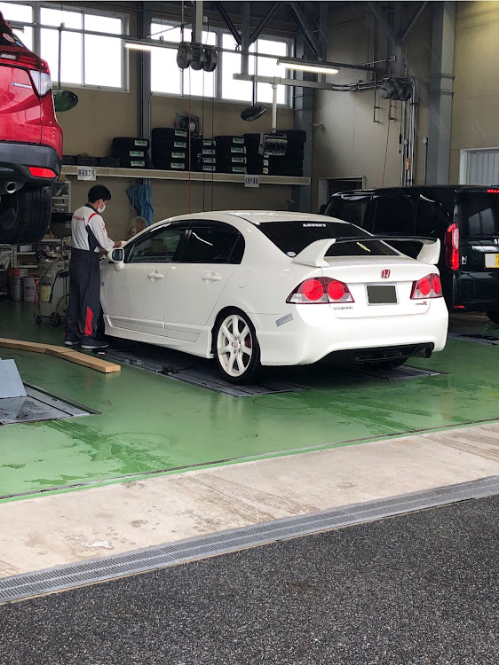 シビックタイプRのルーフモール・ルーフモール交換・シビックタイプR・FD2・ホンダカーズ愛知県央に関するカスタム事例｜車のカスタム情報はCARTUNE