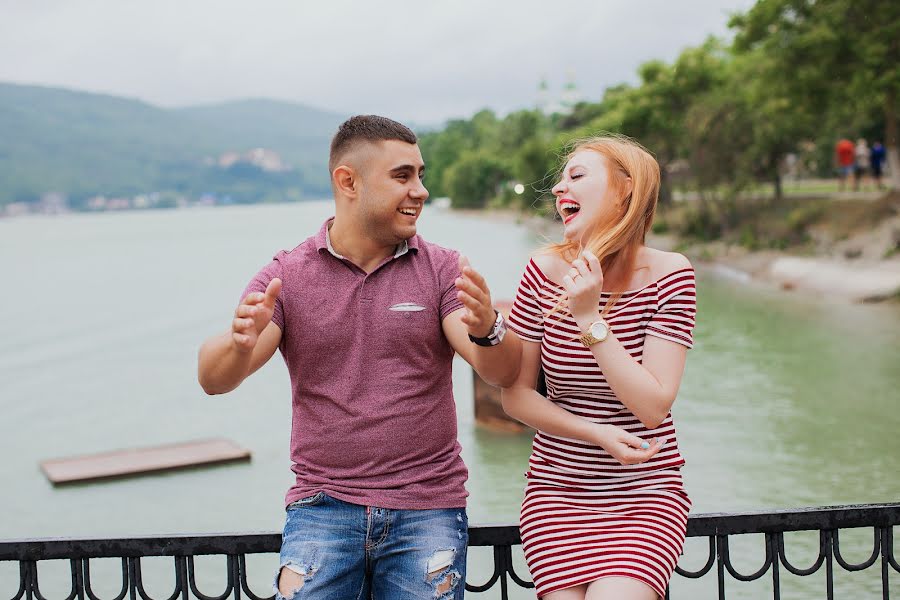 Wedding photographer Oksana Karaush (sand). Photo of 26 June 2017