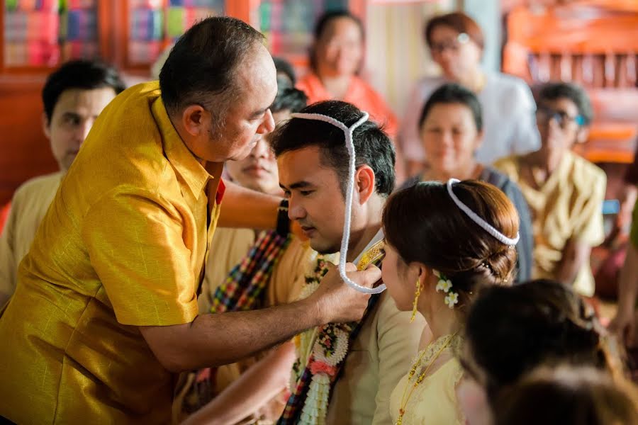 Fotógrafo de casamento Kasiti Thaiwangkhamsirichinuaon (thaiwangkam). Foto de 8 de setembro 2020