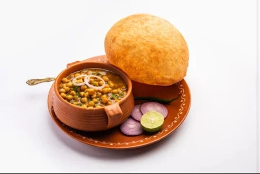 Chole Bhature (2 Pieces)