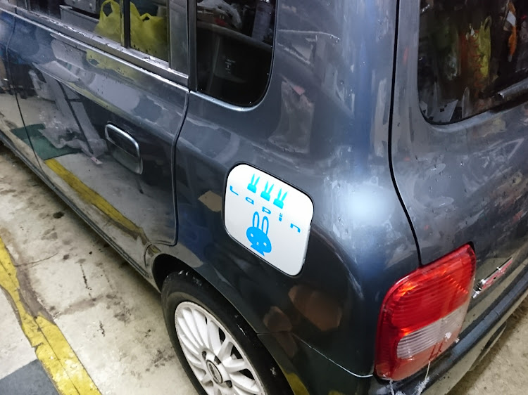 アルトラパンの4WD・乗り換え・インパネ交換・給油口ステッカーに関するカスタム事例の投稿画像4枚目