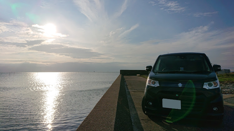 ワゴンRスティングレーの梅雨時の久々の晴れ間・海と青空と夕陽に関するカスタム事例の投稿画像4枚目