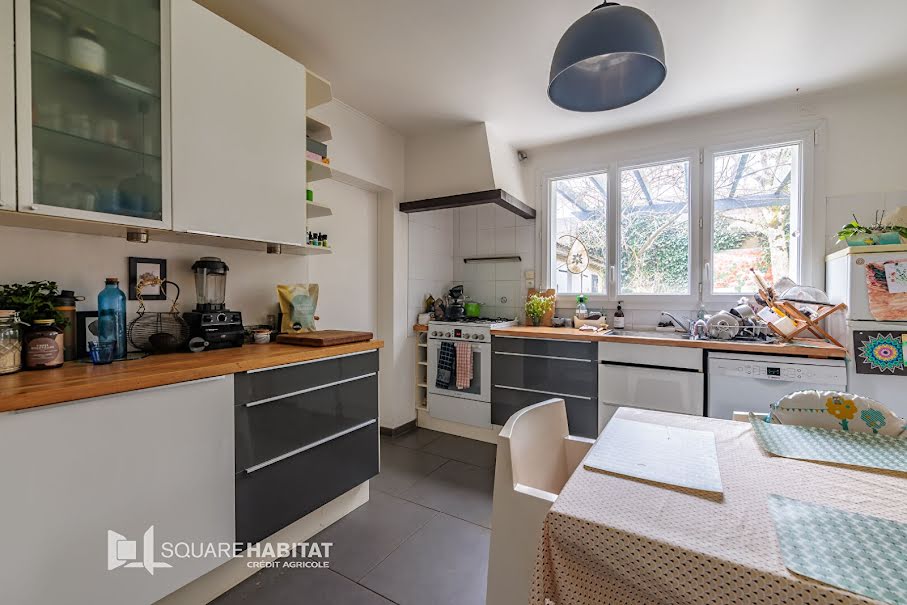 Vente maison 8 pièces 116 m² à La Roche-sur-Yon (85000), 258 475 €