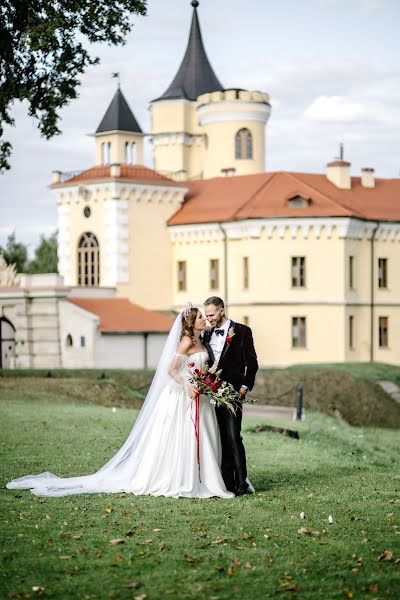 Fotógrafo de casamento Yuliya Isupova (juliaisupova). Foto de 15 de setembro 2019