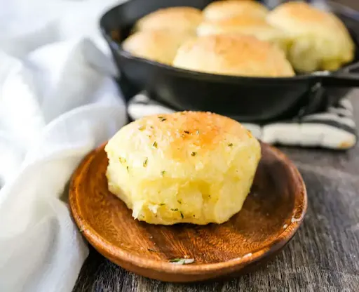 Butter Garlic Pao ( 2 Portions )