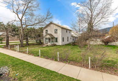 House with garden 1