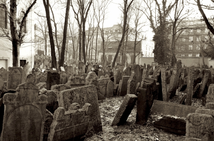 Jewish cemetery di phantone