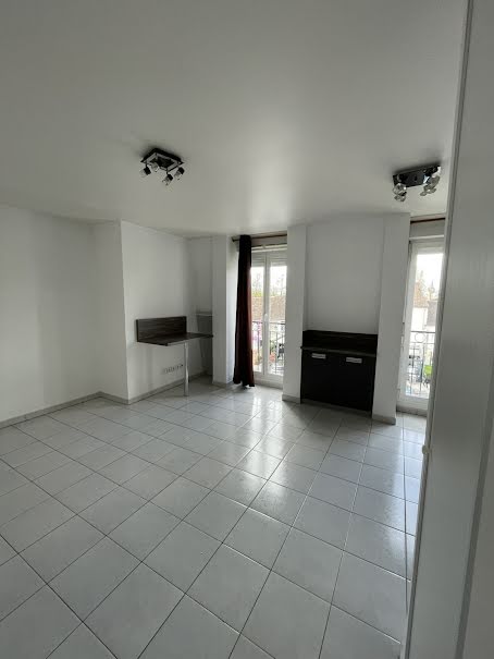 Location  appartement 2 pièces 37.67 m² à Lamorlaye (60260), 825 €