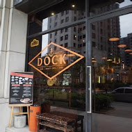 DOCK Pizza & Bar 道可小酒館