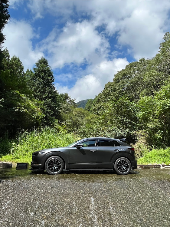 CX-30のダウンサスRS☆R・ソウルレッドキャリパー・cx30カスタム・フロントリップ・RAYS HOMURAに関するカスタム事例の投稿画像1枚目