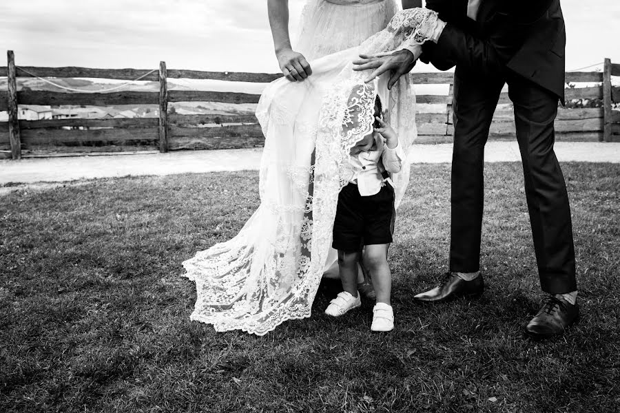 Wedding photographer Coralie Garavel (coraliegaravel69). Photo of 8 February 2019