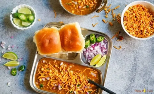 Misal Pav Bhaji [2 Pieces]