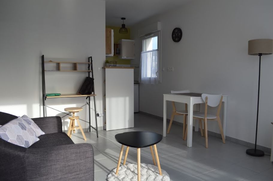 Location  appartement 1 pièce 33 m² à Tours (37000), 537 €