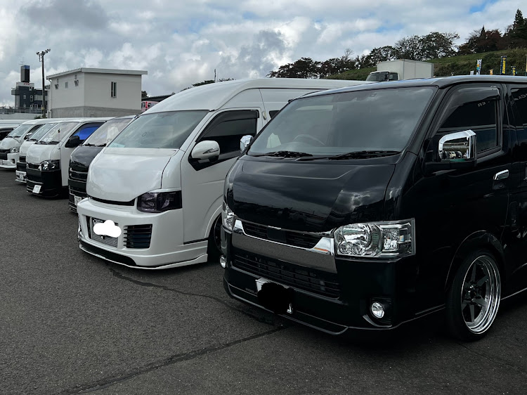 ハイエースバンのTFE東北2022・がんばれ‼️ 俺‼️・低そうで高いけど少し下がってる車・いいね(≧∇≦)bフォロー&コメントありがとうございます！に関するカスタム事例の投稿画像1枚目