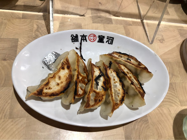 プリウスαのiPhone8plus・ウマ娘は良いぞ・秋の全国交通安全運動・ラーメン屋さん・低そうにも見えない低くない車に関するカスタム事例の投稿画像5枚目