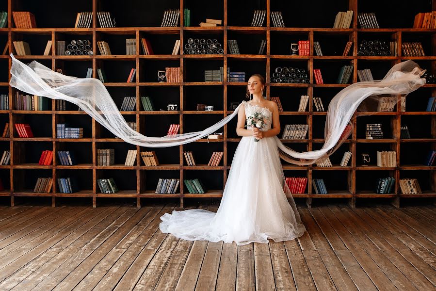 Fotografo di matrimoni Elena Ryakina (lenochkar). Foto del 7 aprile 2022