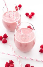 Raspberry Green Tea Smoothie was pinched from <a href="http://reciperunner.com/raspberry-green-tea-smoothie/" target="_blank">reciperunner.com.</a>