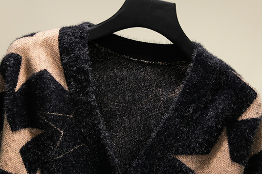 Title 4, Knitted Cardigan Womens Short Small Five-point...