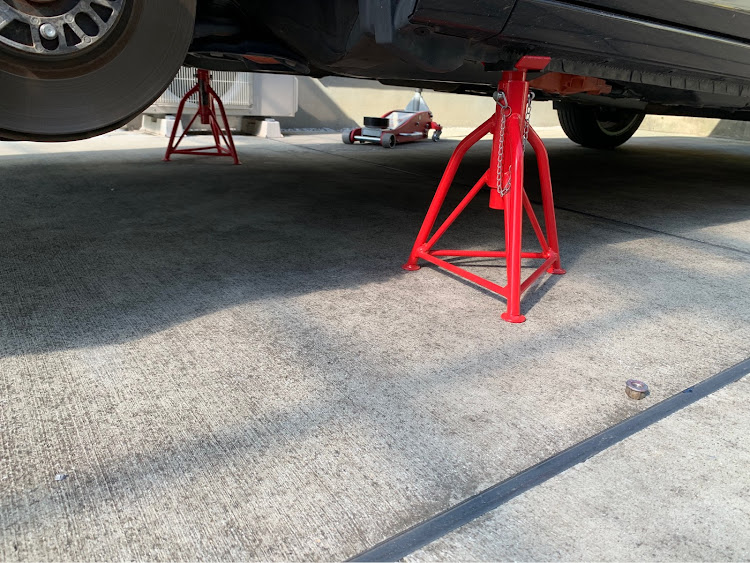 シエンタの車検前整備・スタビリンク交換・シエンタのジャッキアップポイント奥すぎる件・DIY・暑い、、暑いぞおおお！！に関するカスタム事例の投稿画像2枚目