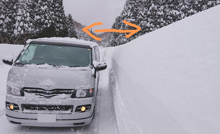 ハイエースバンの雪の写真・スキー・パウダースノー・大雪警報発令中に関するカスタム事例の投稿画像1枚目