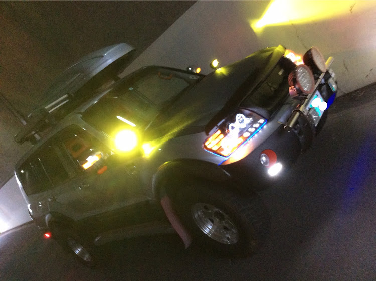 パジェロのこんなかんじ・ライトチェックに関するカスタム事例の投稿画像2枚目