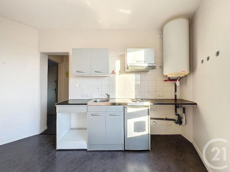 Location  appartement 2 pièces 39.07 m² à Melun (77000), 595 €