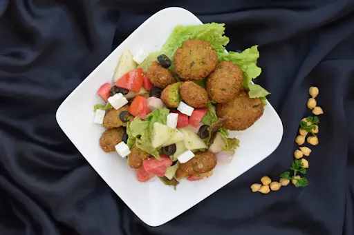 Greek Salad With Falafel